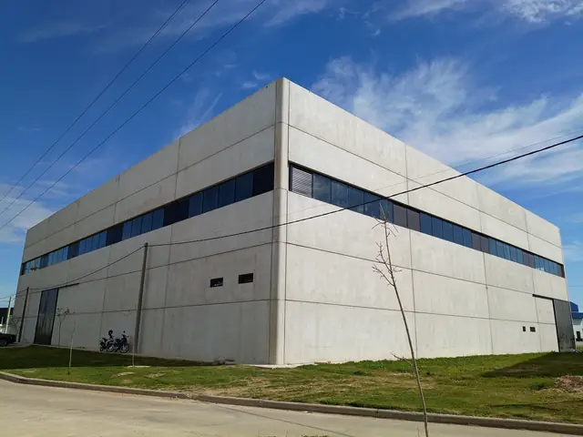 Fachadas – Frente Integral IBM – Piel de vidrio — foto 01